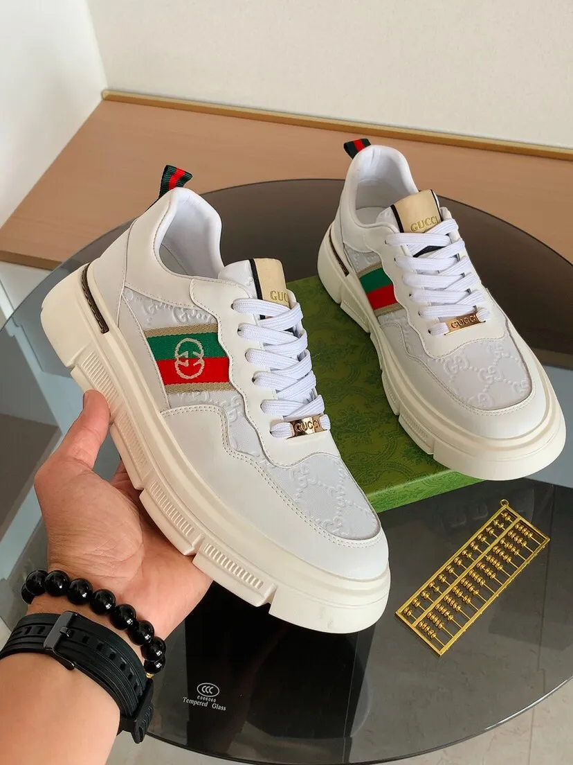 Factory price 400. The new GUCCI (Gucci) is launched at the same time, new men's shoes, 😘fabrics are selected imported cowhide, lining: sheepskin lining. 👍🏿 High-end ☄️ air-cushion molded anti-slip rubber outsole, exquisite lines, simple and elegant, comfortable and high-end for leisure travel. Code number: 38 to 44 (45 can be customized and cannot be returned or exchanged)